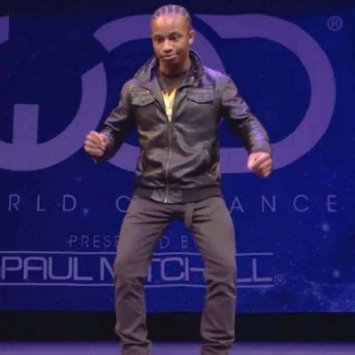 how tall is fik shun|Fik Shun Wiki, Biography, Age, Spouse, Height, Net Worth, Fast。